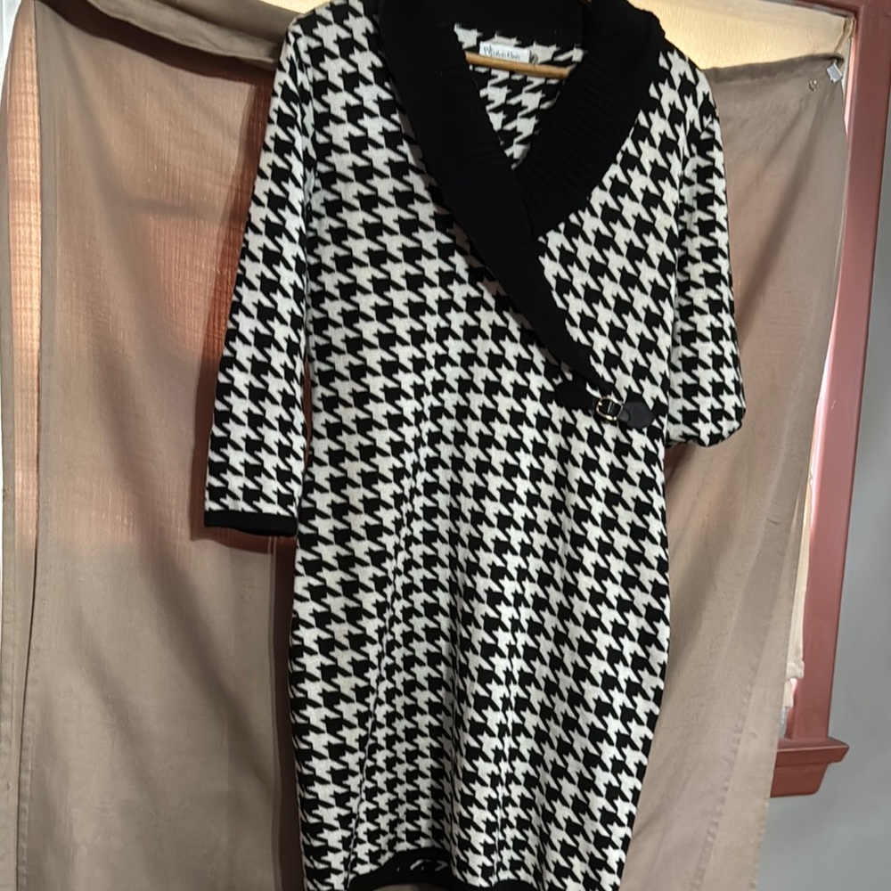 EUC Calvin Klein Black and White Houndstooth Sweater Dress-270
